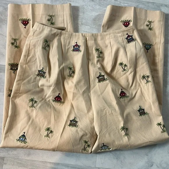 Talbots  pants crop / ankle  high waisted  100% cotton khaki/ embroidery  size 8 - Picture 8 of 9